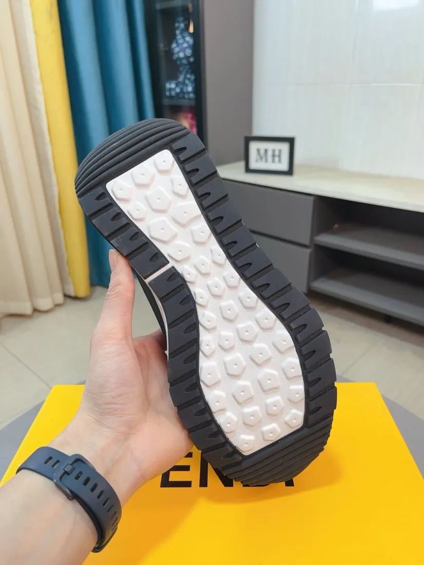 Men's Men's Shoes 💰438🌹🌹[fendi] Fendi's classic and comfortable men's, this complex sneaker is made of soft calfskin➕genuine leather lining➕original ultra-light rubber material with rough outsole. This unique light style is suitable for the casual and refined sensibility of this season. It is comfortable and natural on the feet. It is an everyday style for casual travel in autumn and winter! 38/44